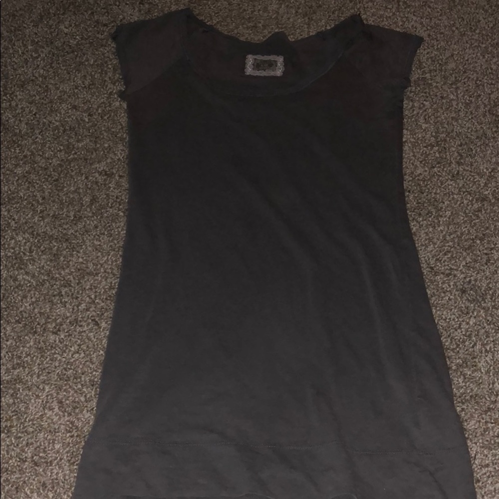 Long shirt sleeve shirt